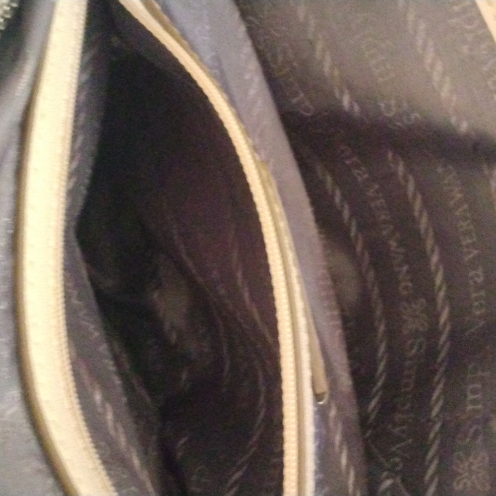 Simply Vera Vera Wang Purse. - Picture 7 of 10